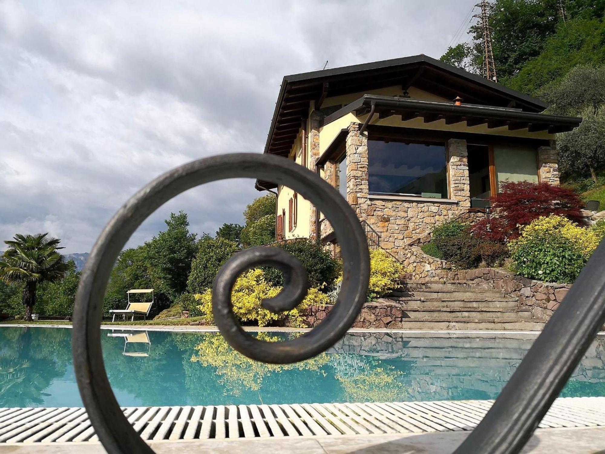 Villa In Pisogne With Pool Garden And Lake View Ngoại thất bức ảnh