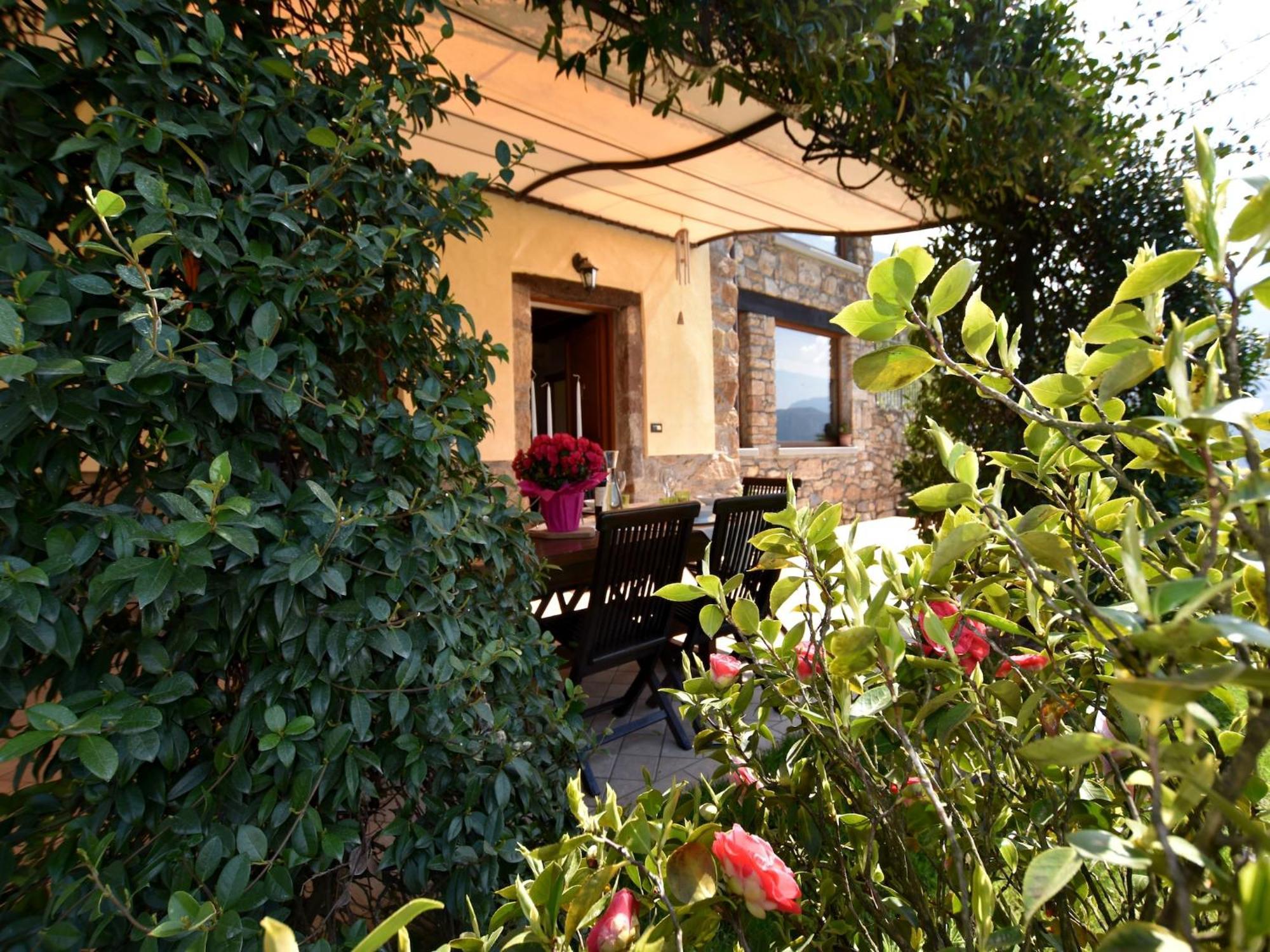 Villa In Pisogne With Pool Garden And Lake View Ngoại thất bức ảnh