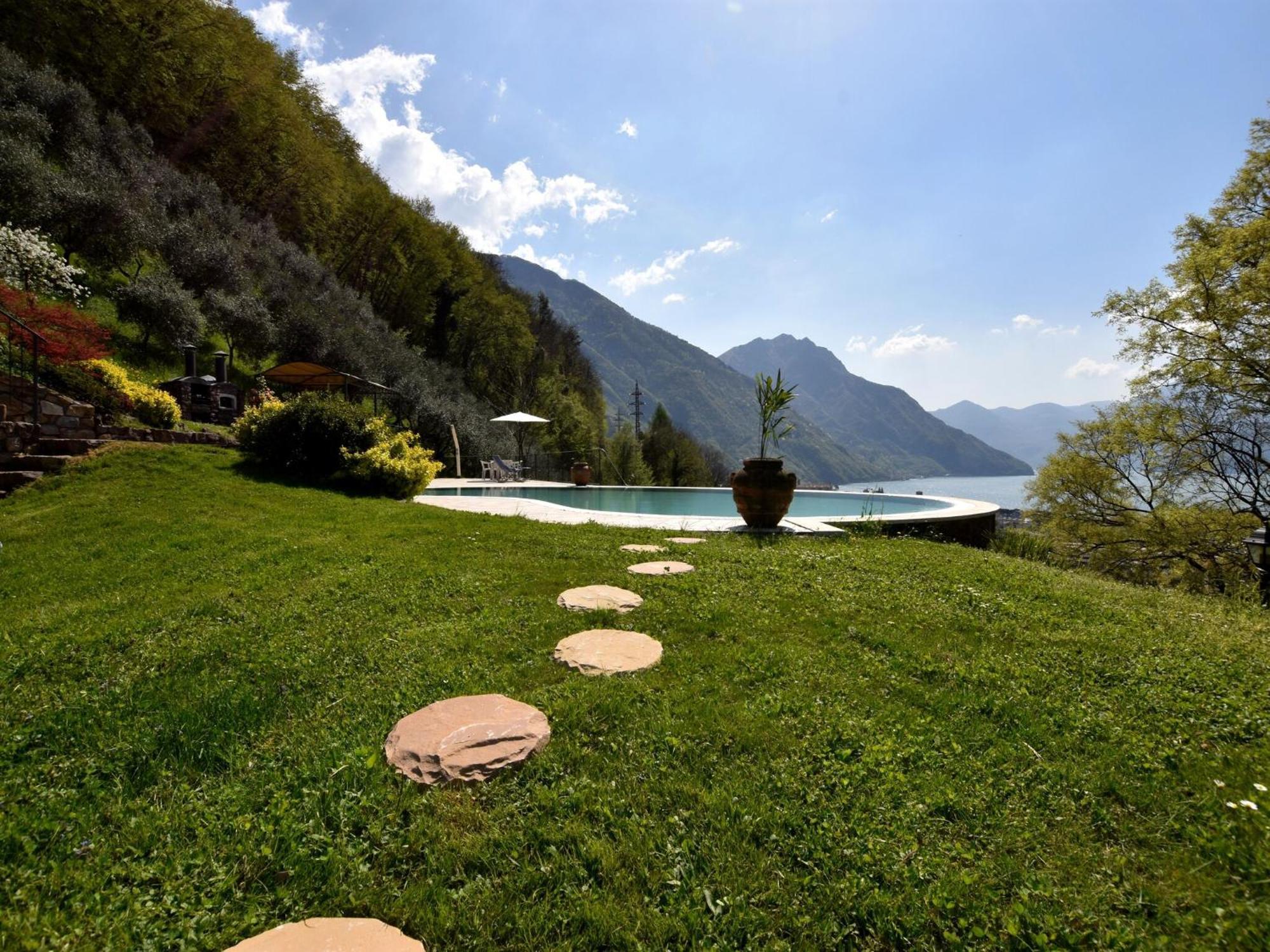Villa In Pisogne With Pool Garden And Lake View Ngoại thất bức ảnh